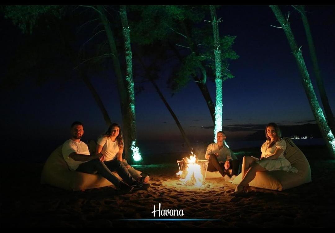 Havana House Sakes Екстериор снимка