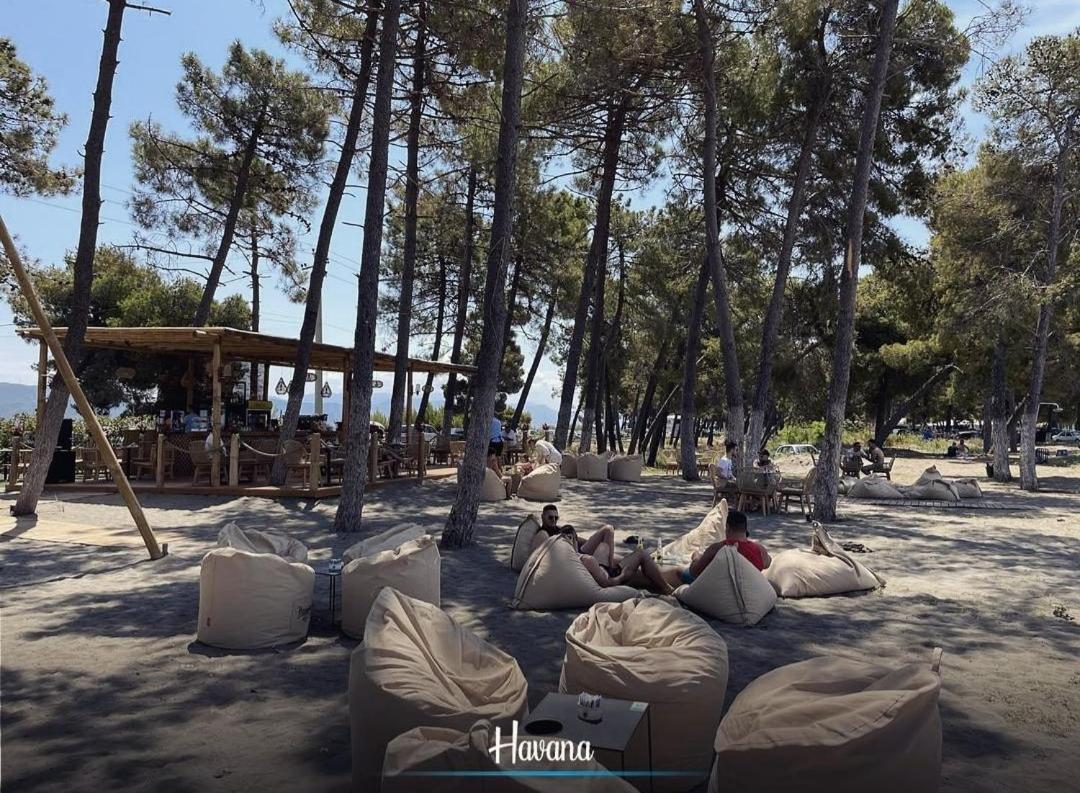 Havana House Sakes Екстериор снимка