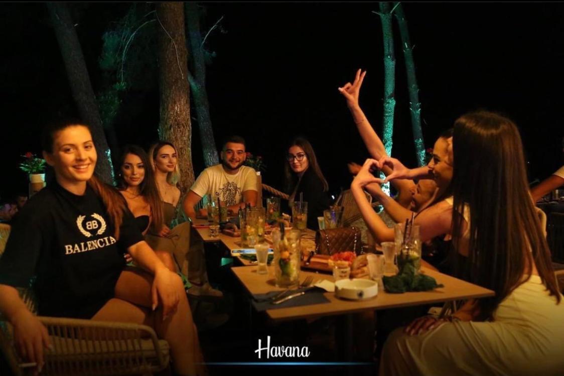 Havana House Sakes Екстериор снимка