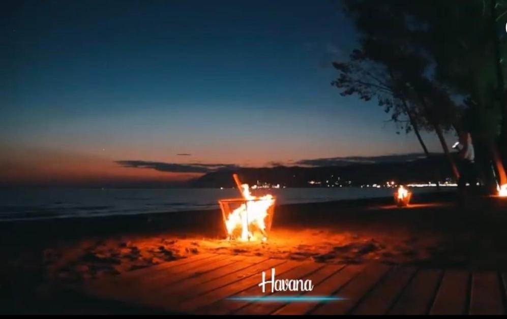 Havana House Sakes Екстериор снимка