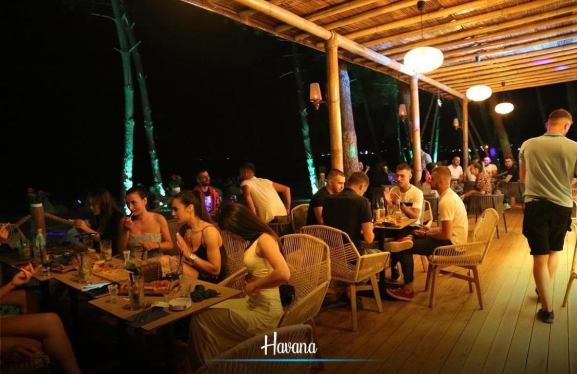 Havana House Sakes Екстериор снимка