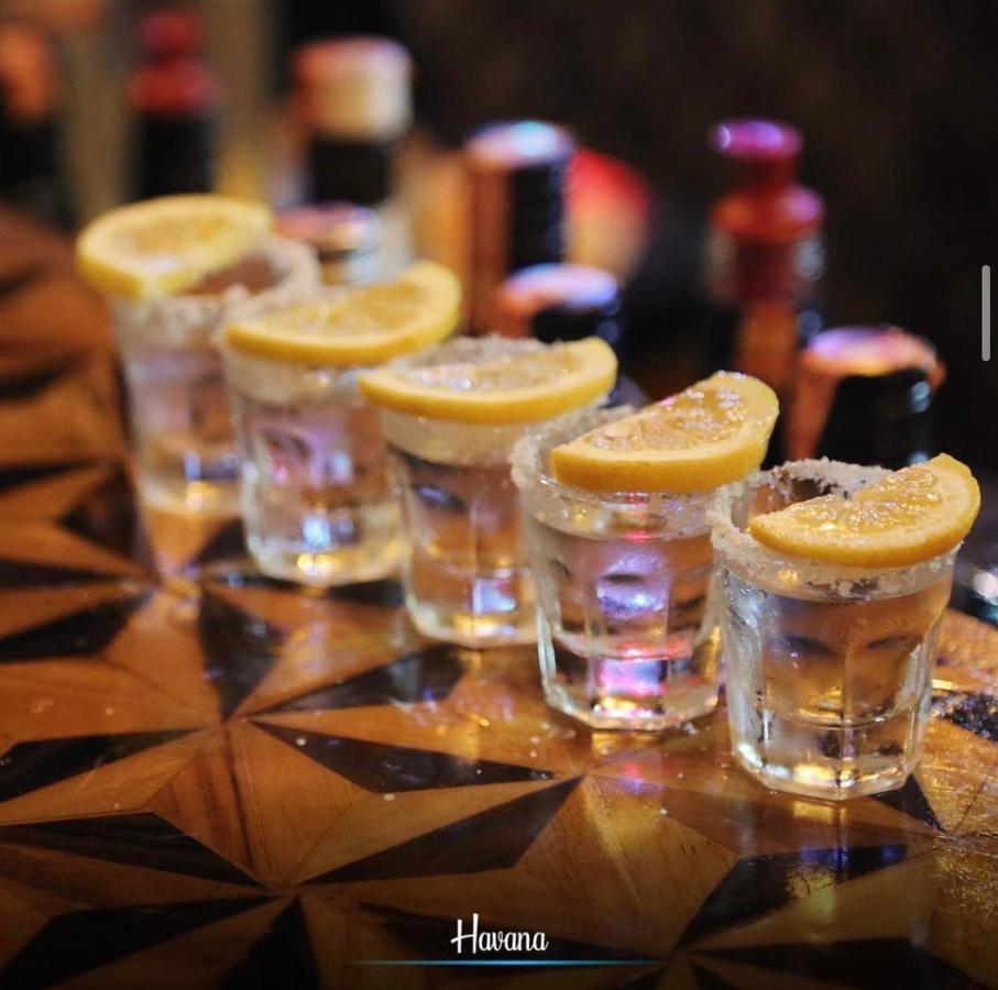 Havana House Sakes Екстериор снимка