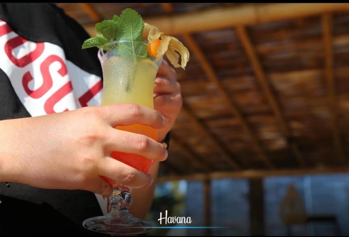 Havana House Sakes Екстериор снимка