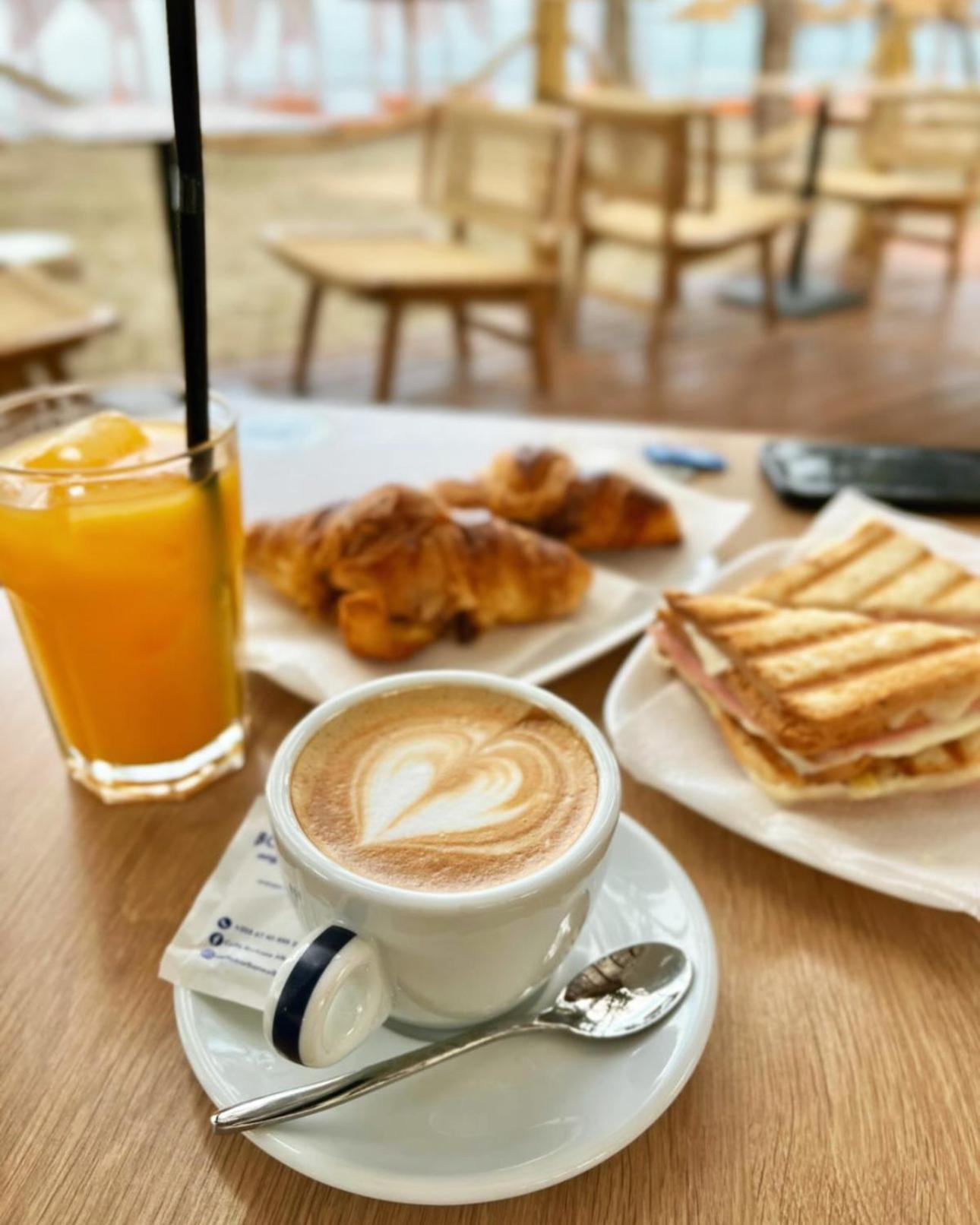 Havana House Sakes Екстериор снимка